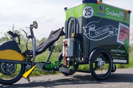 Die von ACE für E-Lastenfahrräder gelieferten hydraulischen Bremszylinder sind in Druck- bzw. Zugkraft von 30 N bis zu 3.000 N variabel justierbar und beruhigen das Fahrwerk, dienen der Sicherheit und steigern den Komfort bei dieser Liegefahrrad-Konstruktion.