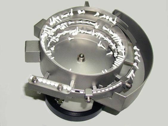 Mit Hilfe von Schwingungsdämpfern von ACE lassen sich Vibrationsquellen, wie sie z. B. bei Wendelförderern auftreten, zuverlässig von der Arbeitsumgebung isolieren  Bildnachweis: By Richdsu - Own work, Public Domain, https://commons.wikimedia.org/w/index.php?curid=6940309